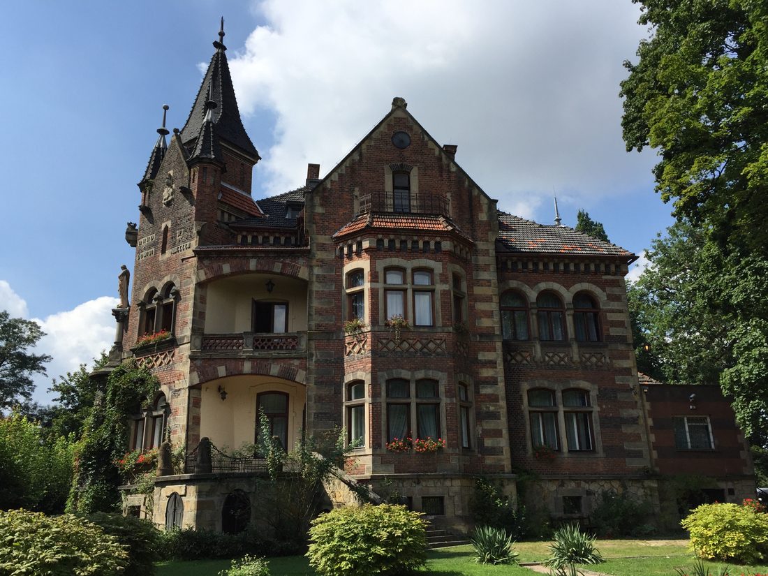 Pałac Żeleńskich latem